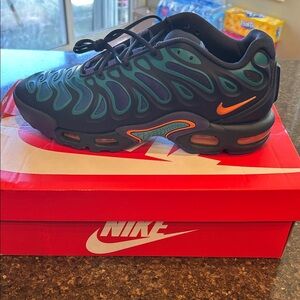 Nike men Black, Teal & Orange Athletic Sneakers